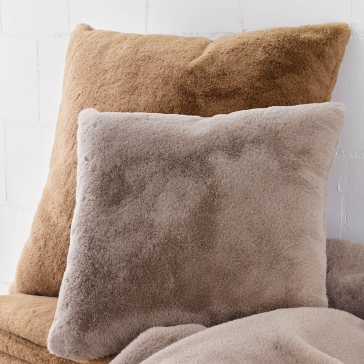 Winterhome Fellkissen Guanaco Camel Kamel