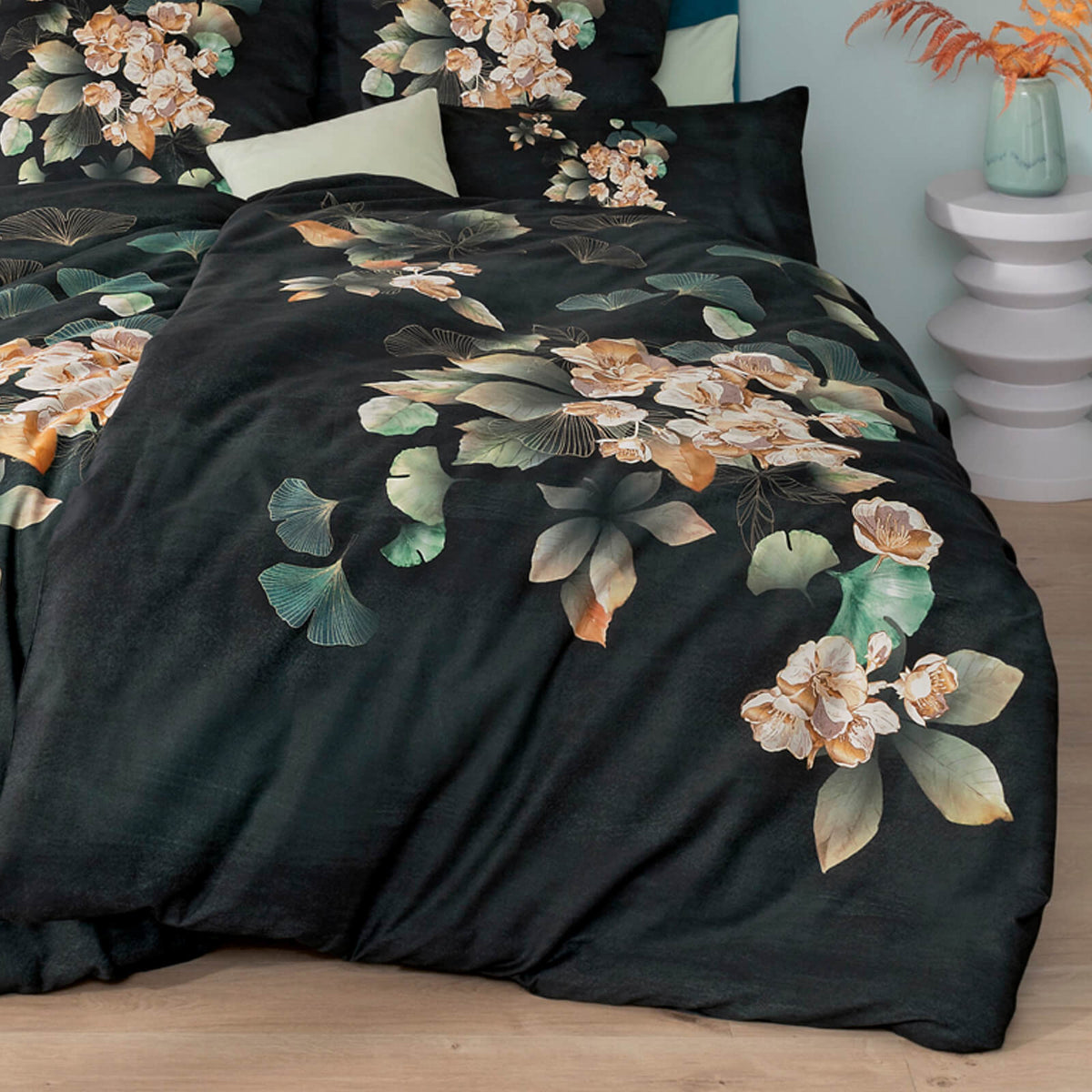 bettwaesche bettgarnitur blumen schwarz