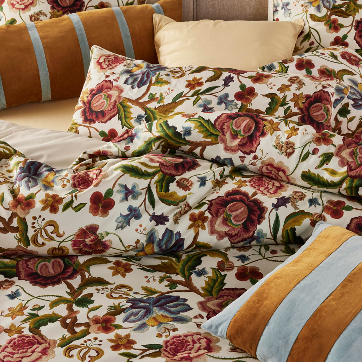 bettwaesche roselina wendedesign gebluemt creme