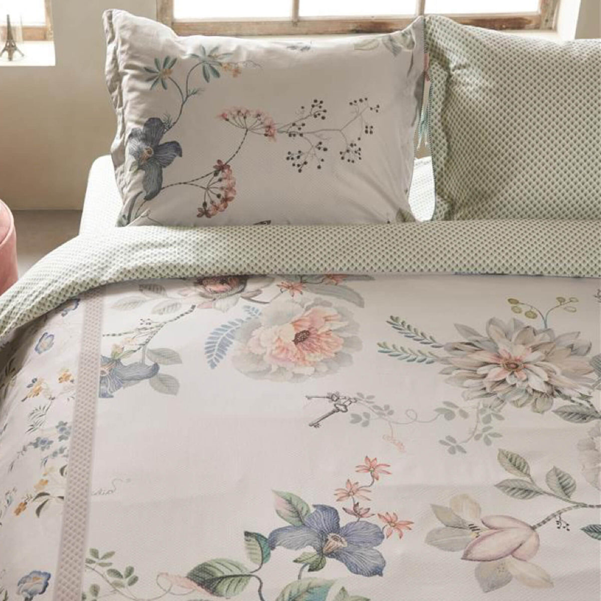 bettgarnitur bettwaesche blumen blueten tokyo bouquet