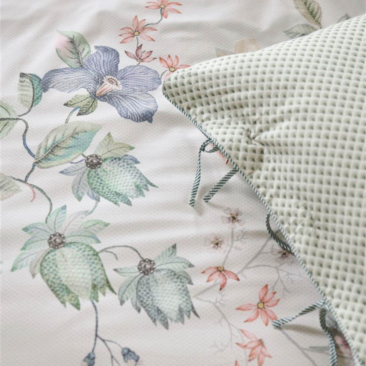 bettgarnitur bettwaesche blumen blueten tokyo bouquet