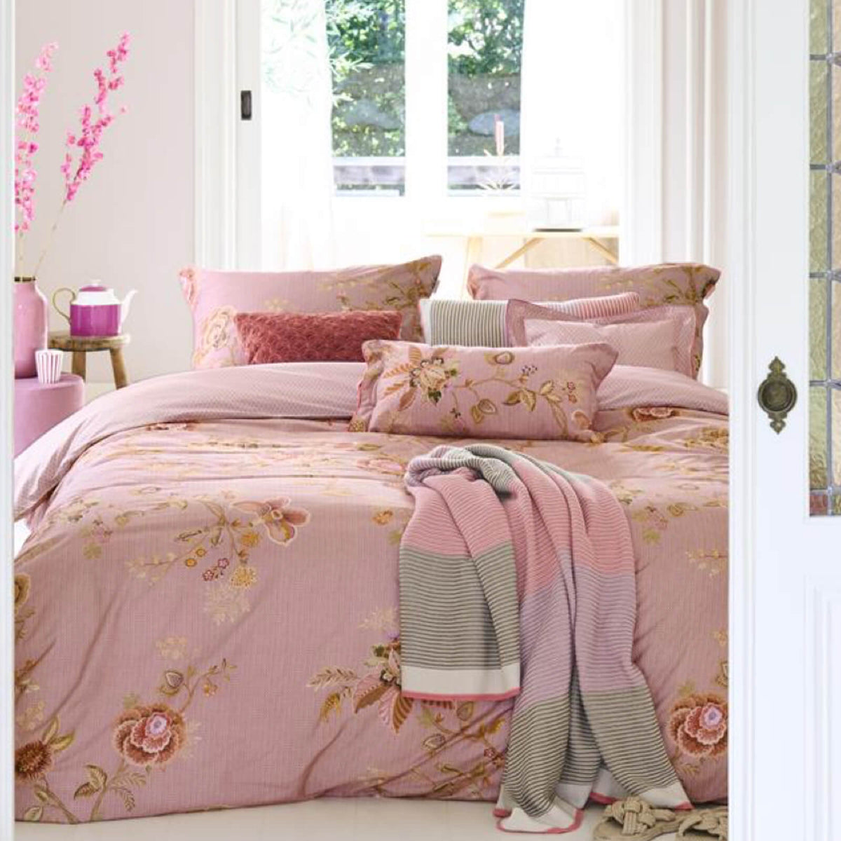 bettgarnitur bettwaesche gebluemt gemustert pink