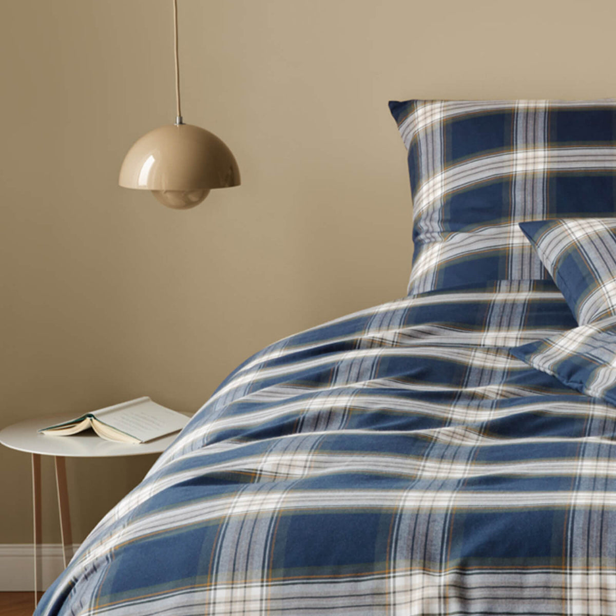 bettwaesche gemustert kariert dunkleblau flanell