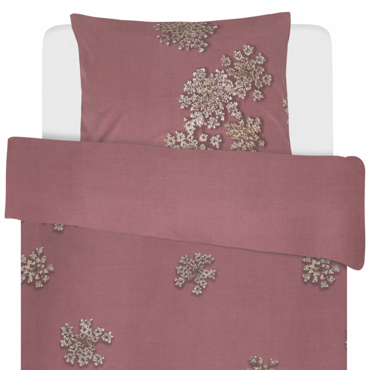 bettwaesche essenza rosa rot blüten weiß baumwollsatin