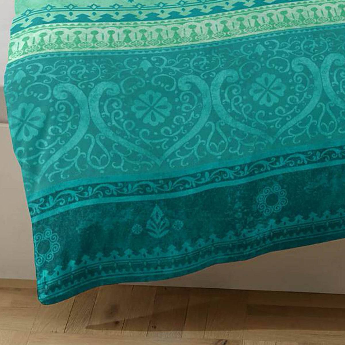 bettwaesche ornamente paisley gruen indi tuerkis