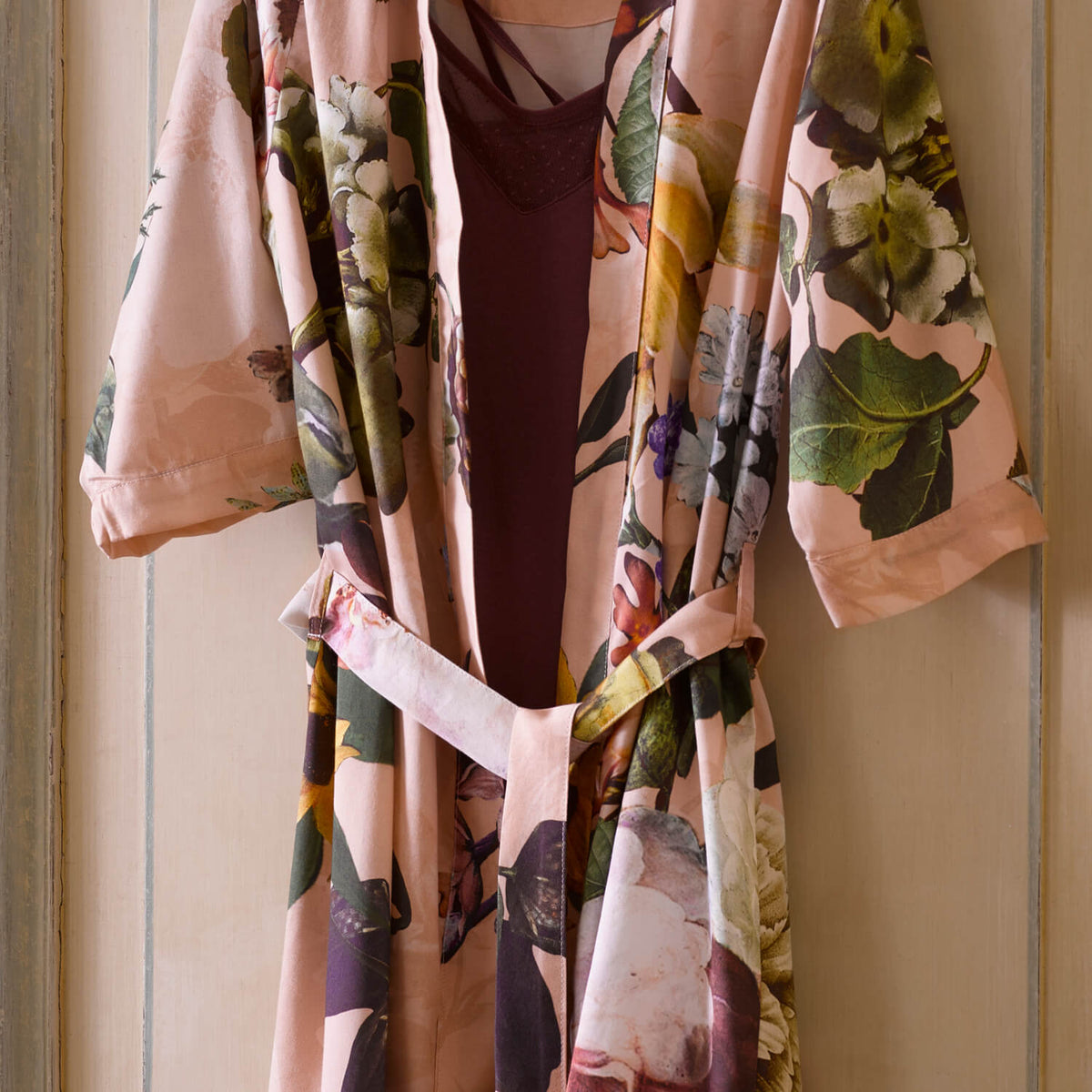 ESSENZA Kimono Morgenmantel Fleur Rose Blumen Blüten Rosen Pflanzen 