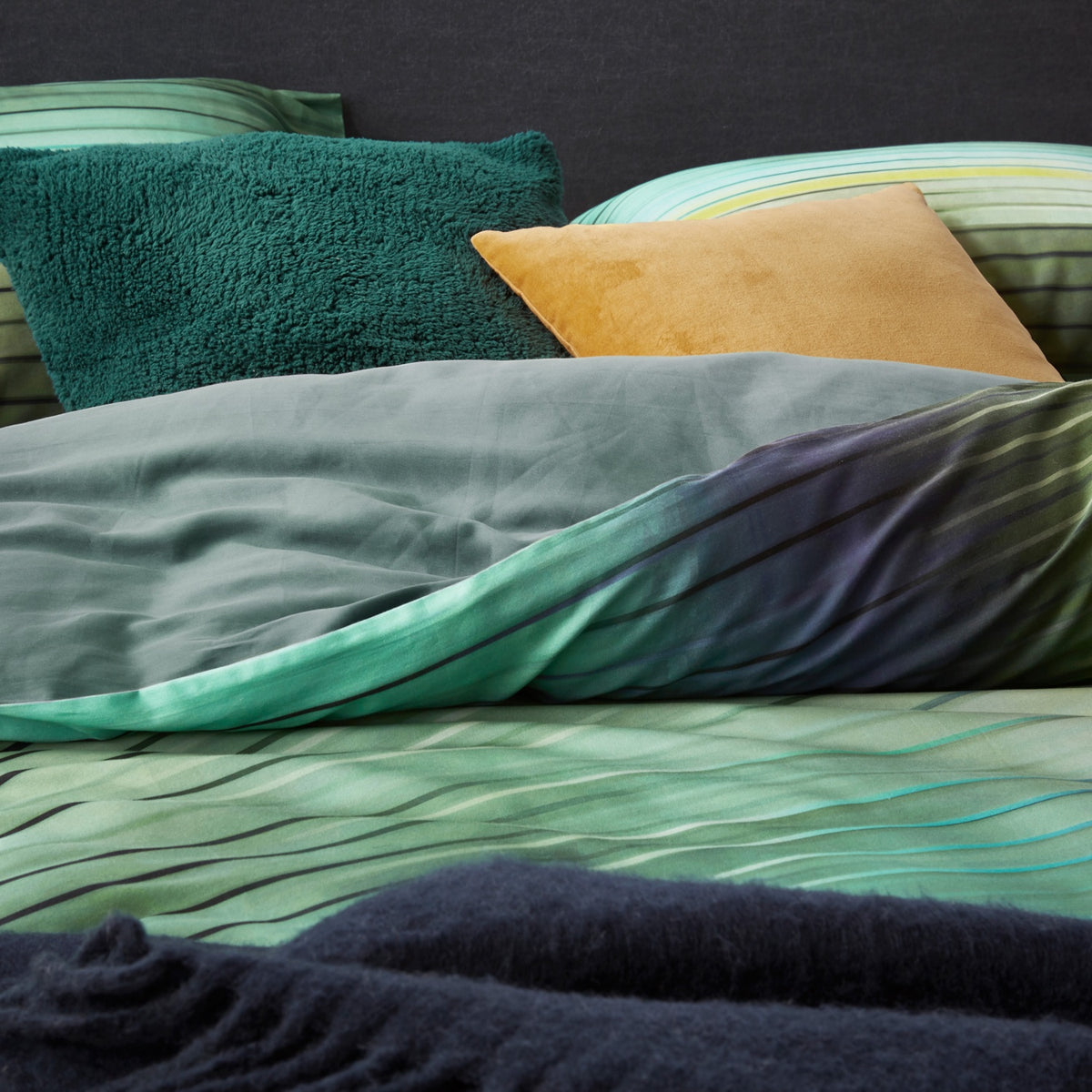 Essenza Bettwäsche Fais green Satin Detail Aufnahme