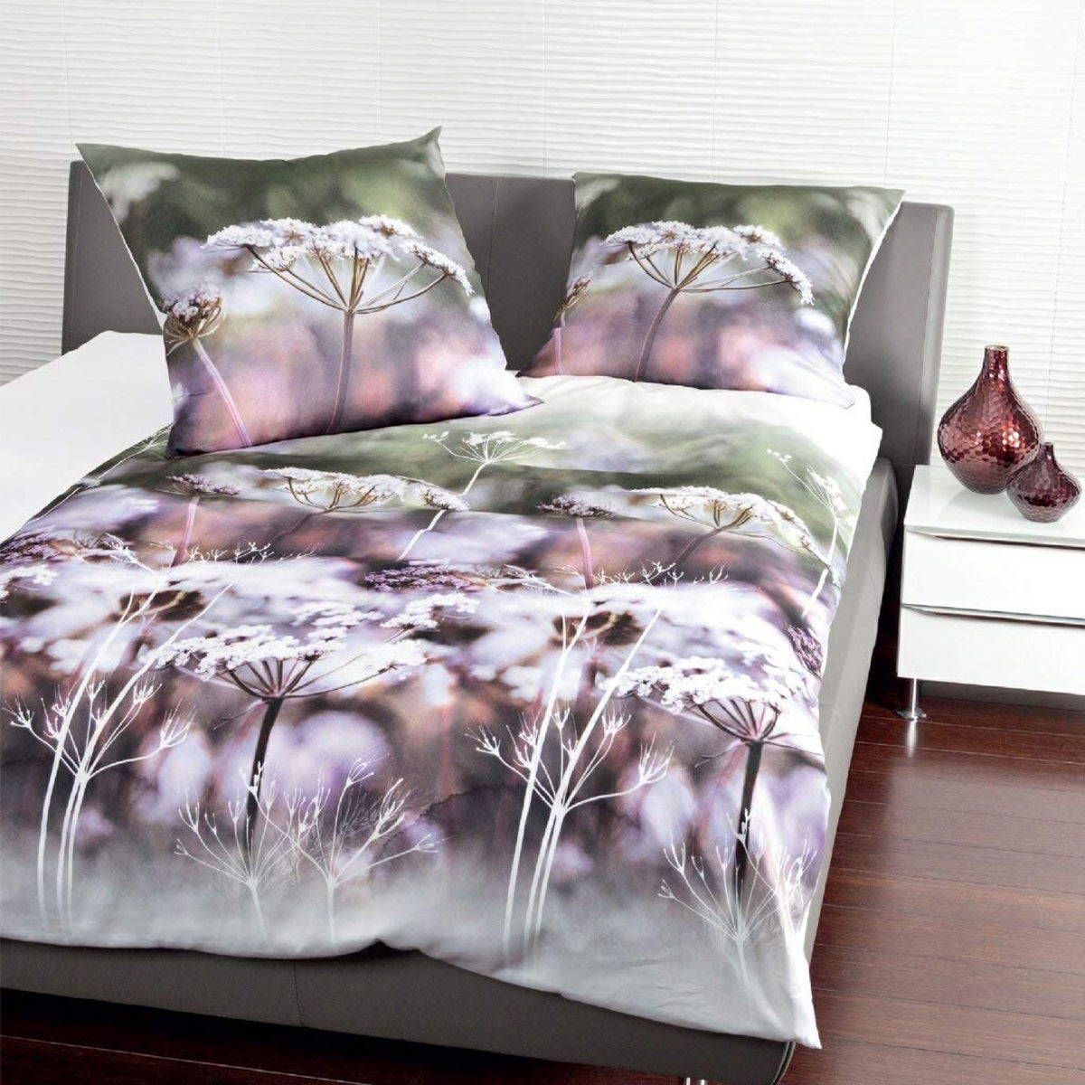 Janine Bettwäsche Modern Art 42023-05 Taupe Grün Blumen Wiese