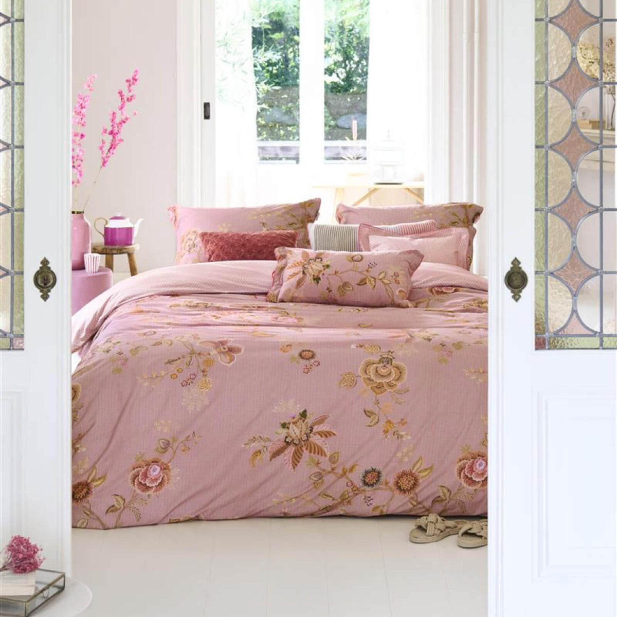 bettgarnitur bettwaesche gebluemt gemustert pink