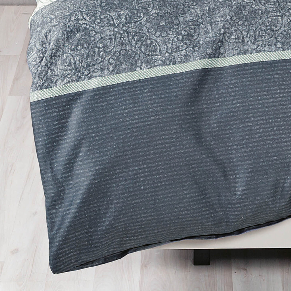 bettwaesche ornamente gestreift mako satin
