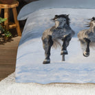 bettwaesche schneepferde wildnis grau flanell