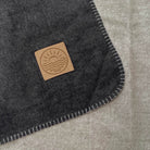 wohndecke kuscheldecke zweifarbig grau
